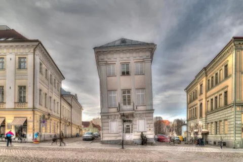 The "Tartu Tower of Pisa"