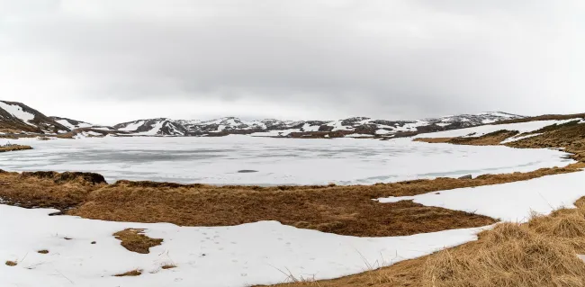 The frozen lake at von Skarsvåg