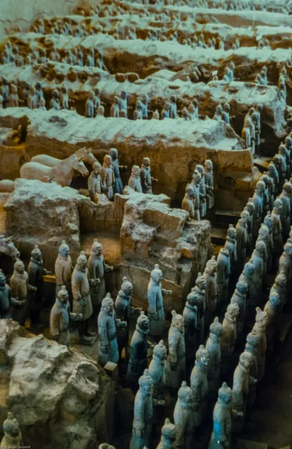 Die Terrakotta-Armee des Mausoleums Qín Shǐhuángdìs in Xian
