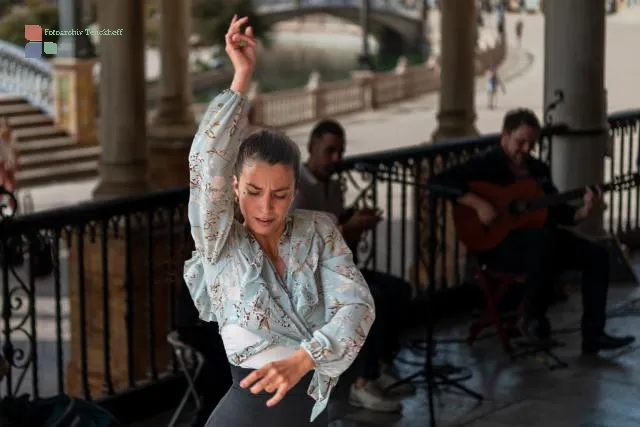 Flamencotänzerin auf der Plaza de España