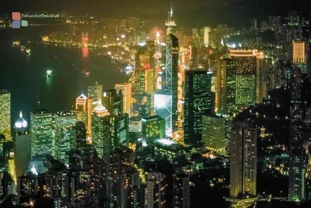 NFT 011: Der Victoria Hafen von Hongkong