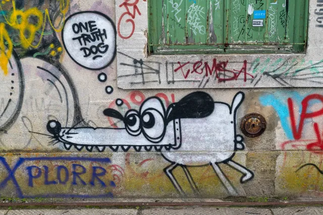Grafitti am Tejo in Lissabon