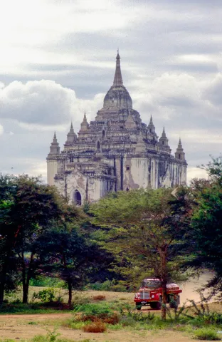 Der Thatbinnyu-Tempel