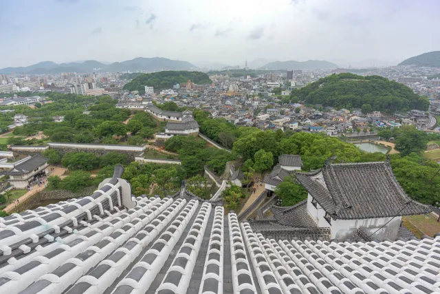 Die Dächer der Burg Himeji