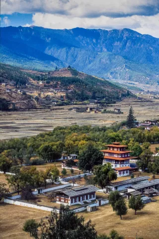 Der Rinpung Dzong im Parotal