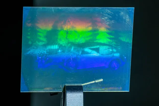 Regenbogen-Hologramm - horizontale Drehung