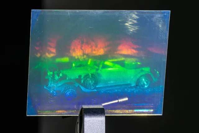 Regenbogen-Hologramm - horizontale Drehung