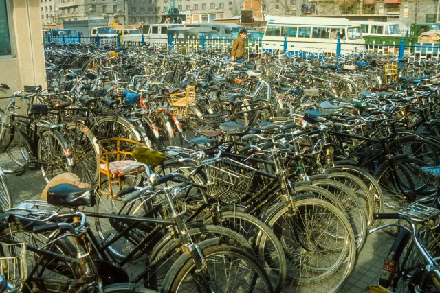 Parkplätze für Fahrräder in Peking
