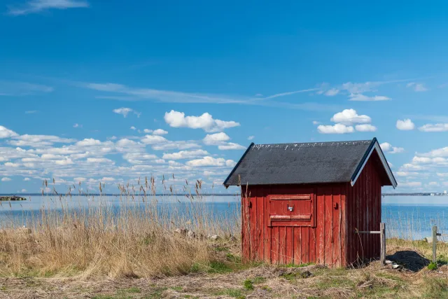 Fischerhäuser an der längsten Brücke Schwedens von Kalmar nach Öland