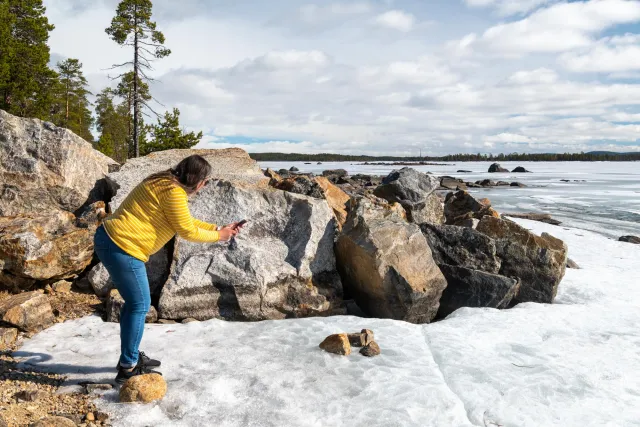 Karin photographs ice on Lake Inarijärvi