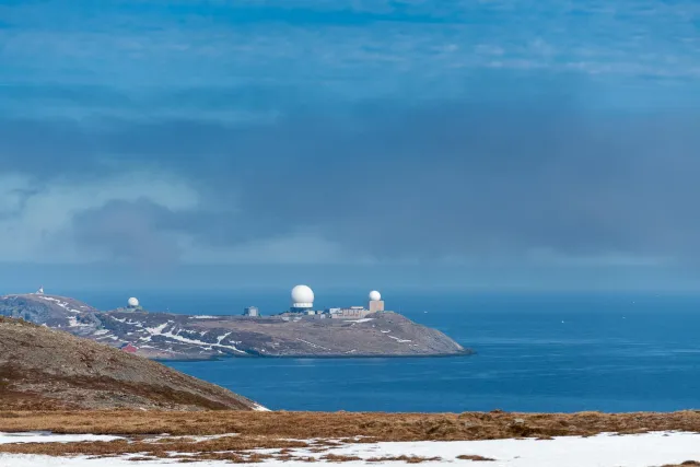 Die Radarstationen in Vardø auf der Insel Vardøya 