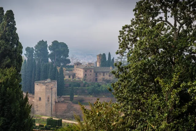 Ein weiterer Blick auf die Alhambra aus den Gärten des Generalife