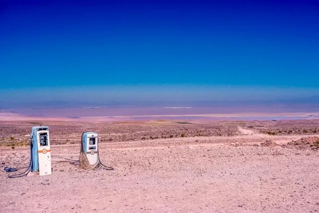 NFT 019: Eine verlassene Tankstation in der Atacama-Wüste