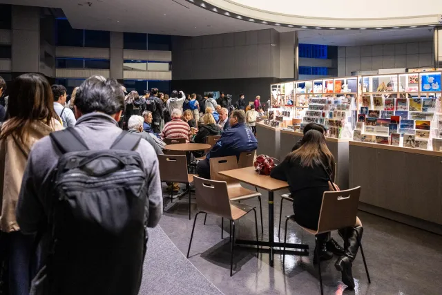 Aufzugbereich im Observatorium – Zugang kostenlos