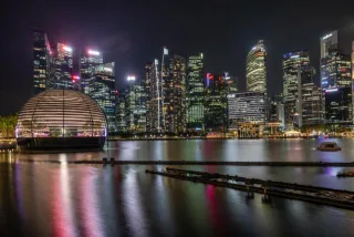 Die Skyline von Singapur von Marina Bay Sands
