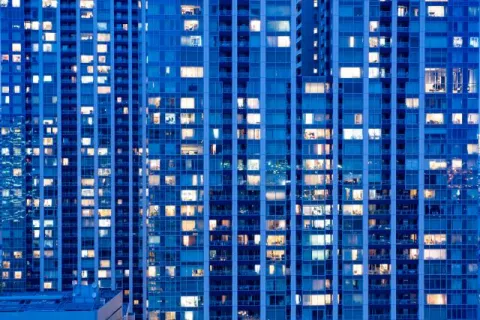 Blaue Stunde und Tokyos Wolkenkratzer